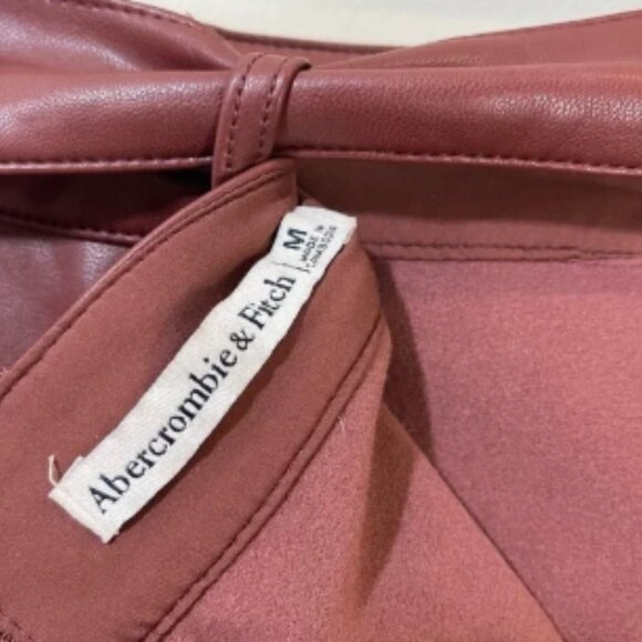 Abercrombie & Fitch Brown Vegan Faux Leather Mini Skirt Sz. Medium NWOT - Picture 6 of 7